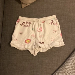 Shorts  - Vita shots med tryck på