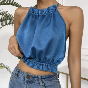 Blå topp - Storlek M passar dock även S! Köpare står för frakten. Perfekt inför sommaren! 