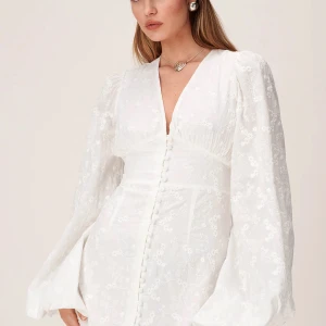 Adoore Florence Dress - Säljer min adoore klänning som är använd en gång❤️ Storlek 32! 