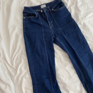 NA KD jeans - Jätte fina NAKD bootcut jeans, dom är high waisted