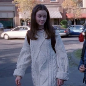 Rory Gilmore - Säljer min snygga Rory gilmore liknande tröja i storlek XS 🩷