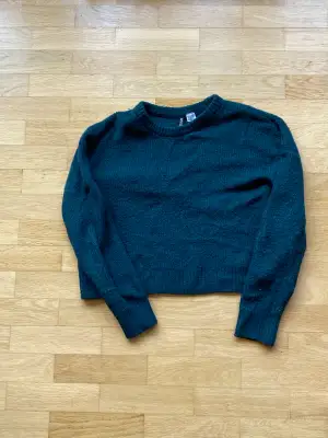 Sweatshirt i prima skick från H&Ms divided avdelning. Storlek XS