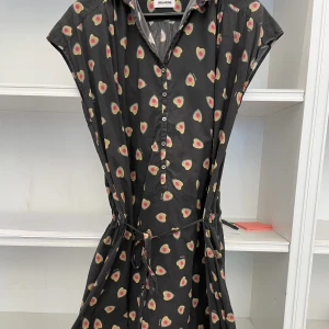 Klänning Zadig & Voltaire - Perfekt sommarklänning med band i midjan