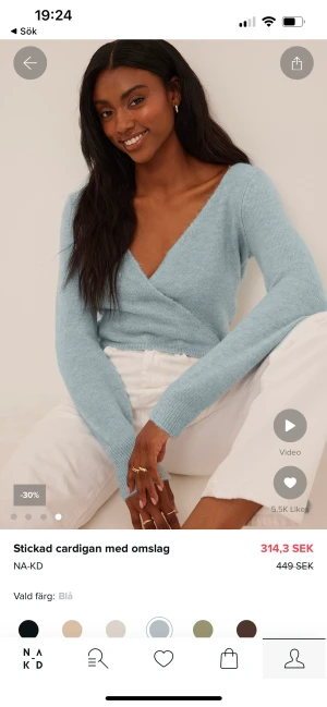 Knyt tröja från NaKd - Knyt tröja från NA-KD. Använt en gång i en timme så den är som ny. Ur snygg verkligen men lite liten för mig…. Köpte för 449 men säljer för 300. Pris går att diskutera självklart ❤️