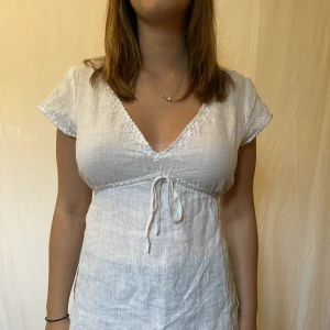 Söt somrig top  - Jätte söt vit top 