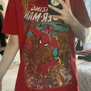 Spiderman😎 - Säljer nu Snyggaste tröjan någonsin stor och skön👍🏻👍🏻
