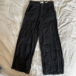 Svarta bomulls/linne byxor  - Svarta bomulls och linnebyxor 🖤svala och perfekta till sommaren