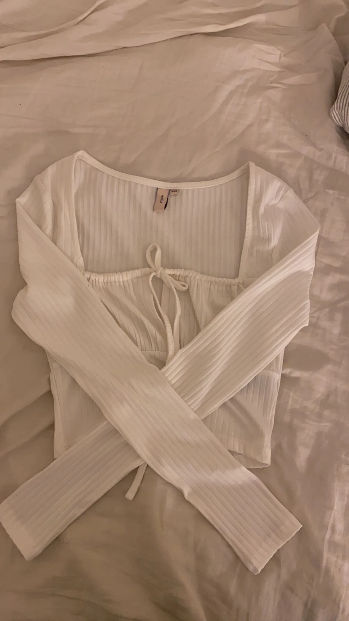 Nelly-tunn långärmad tröja