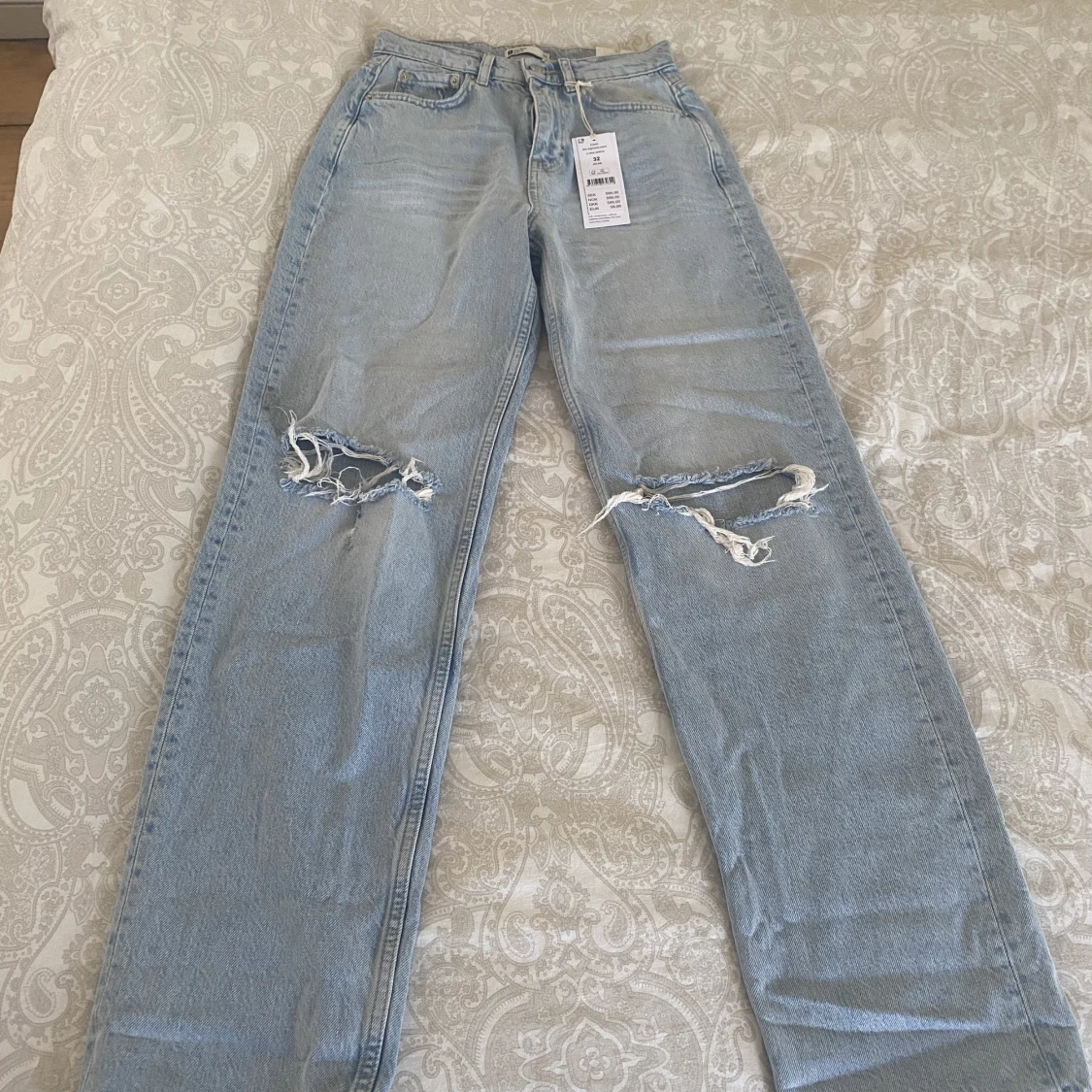Oanvända jeans från NAKD