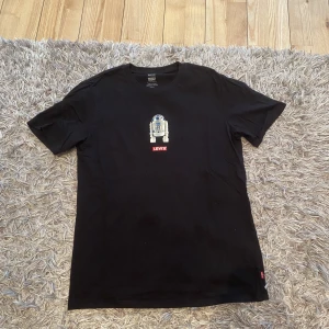 Levis starwars t-shirt - Levis starwars tisha i strl S, som ny. Superfint skick, endast använd fåtal gånger.