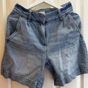 Bermuda shorts denim - Vintage bermuda shorts från lindex