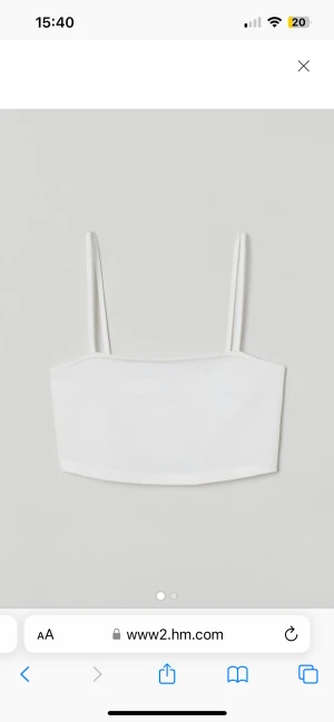 Linne - Jätte söta croppade linnen från H&M. Har ett ljus blått och ett vitt. 1 för 10kr två för 20kr