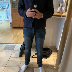 Tiger Of Sweden Jeans - Pistolero - Ett par riktigt feta jeans från Tiger of Sweden i modellen Pistolero. De är i riktigt bra skick men säljer de pga att de är lite långa. Om ni har några frågor så är det bara att skriva! (Nypris: 1599)