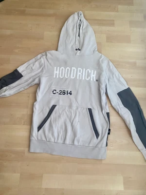 Hoodrich Hoodie S - Hoodrich hoodie, storlek Small, i fint skick! Kr 250