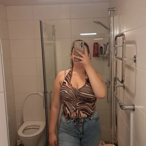 Topp - Topp köpt från Shein. Endast använt ca 4 gånger. Är som ny. Storlek S (36) 