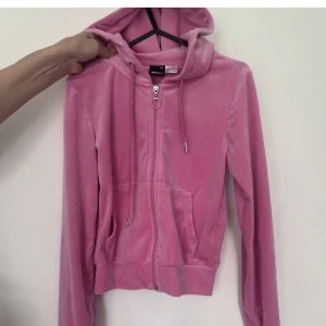 Rosa velour tröja - Tröja från gina tricot, endast använd en gång❤️