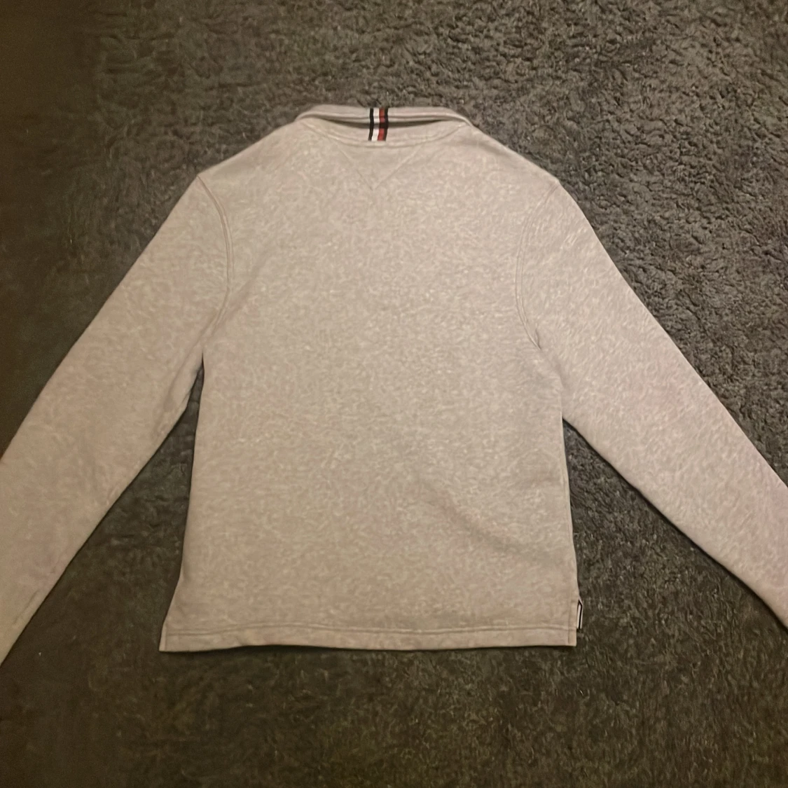 Tommy Hilfiger  - 90