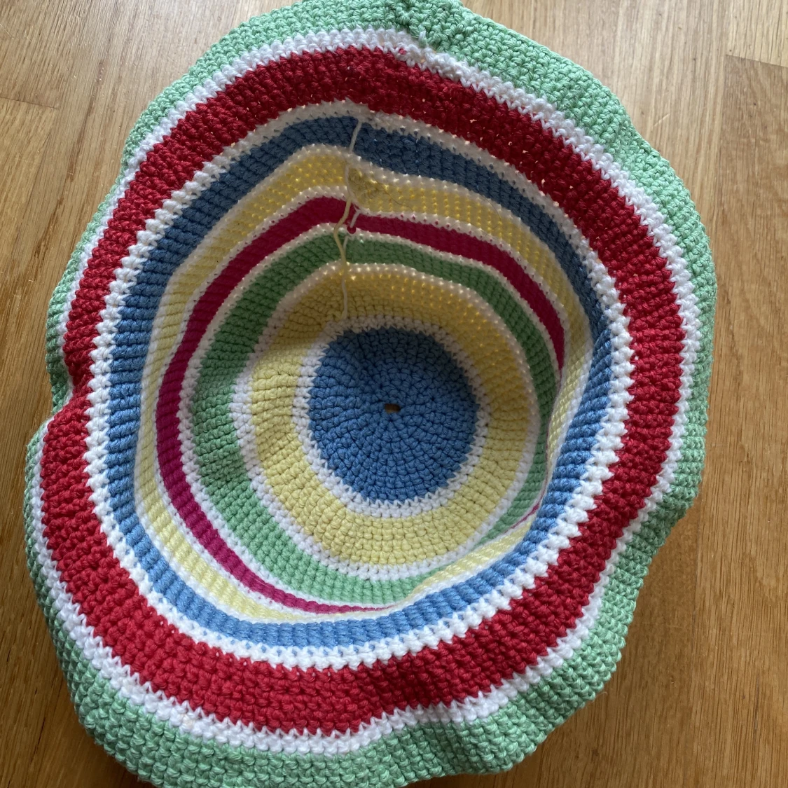 Handvirkad hatt - 91