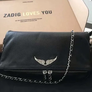 Zadig väska - Hej jag säljer denna super fina zadig väskan hör av er vid intresse, väskan är äkta samt pris går att diskuteras privat tveka inte att höra av er