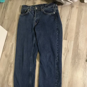 Weekday jeans - Ett par weekday jeans, storlek 27/30 säljer pga för stora (köpte begagnat från början) men nästan som nya i skicket 