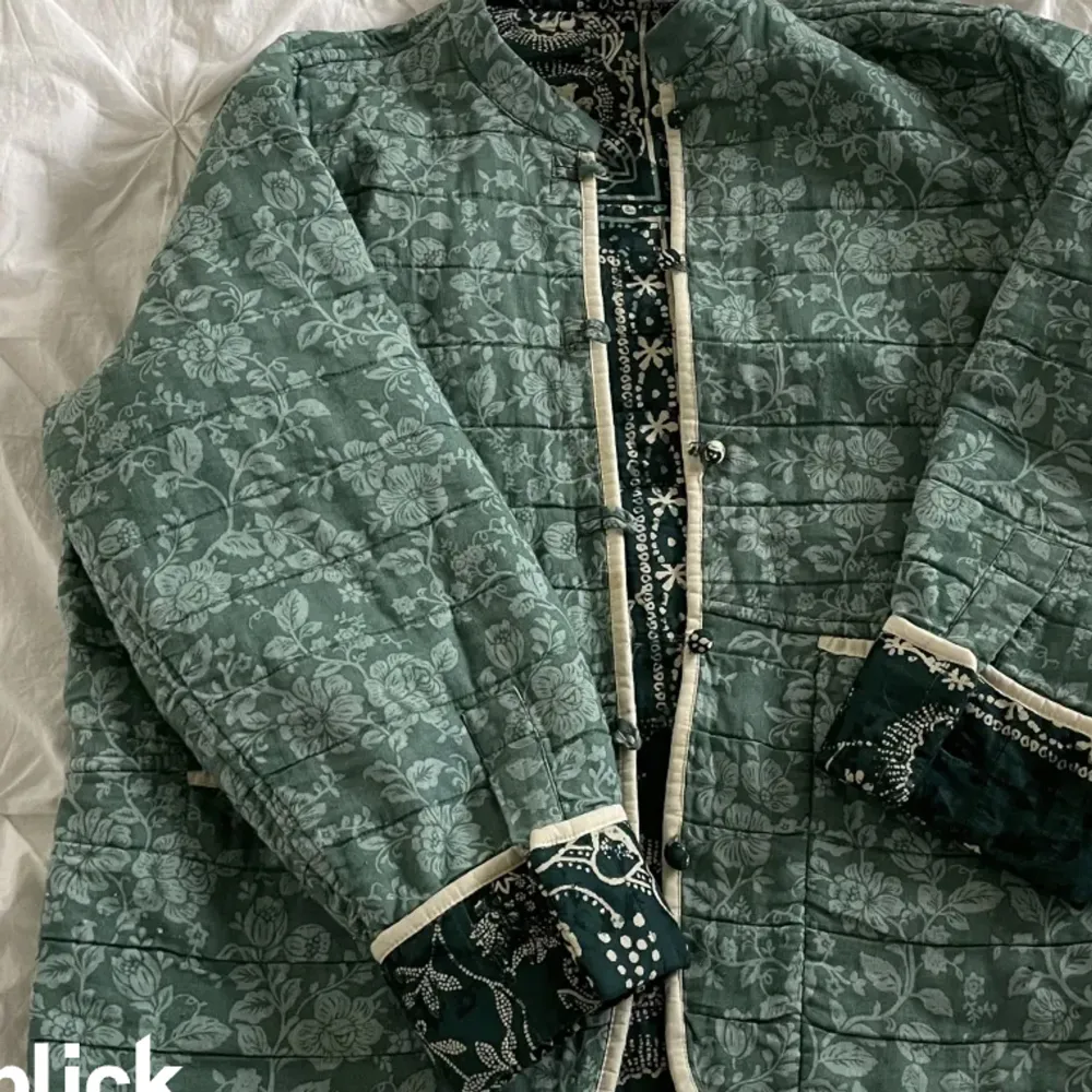 Söker den här jackan från Zara i S/M om någon har en i fint skick som vill sälja! . Jackor.