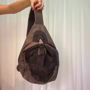 Trepunktsväska - Skor najs