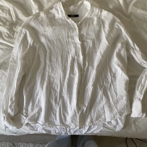 Skorta - Linne skorta från Bikbok i stl M aldrig använt