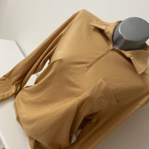 Topp -  Fin vintage långärmad top, sitter oversized som stil 