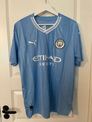 Manchester City matchtröja - Manchester City matchtröja, Storlek M, aldrig använd
