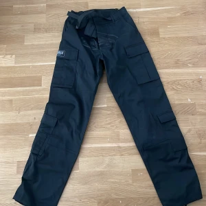 Cortiez byxor - O använda helt nya byxor 