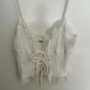 Topp - Fin sommar/fest topp Aldrig använd - prislapp kvar! 