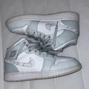  Jordan 1 camo mid - Säljer mina Jordans skick 8/10  Använt dom några gånger 