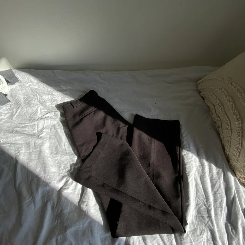 svarta kostymbyxor från Neo Noir i storlek 36❤️‍🔥❤️‍🔥. Jeans & Byxor.