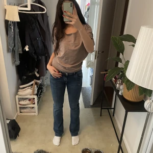 Tröja - Säljer denna tröja för 200kr, har en vit också (kolla tidigare inlägg) storlek s❤️