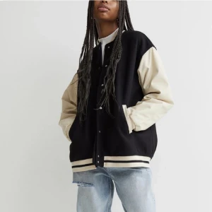 Baseball jacka  - Jacka från Hm i storlek XS men passar S också då den är oversize, 300kr+ frakt men priset går att diskutera💕
