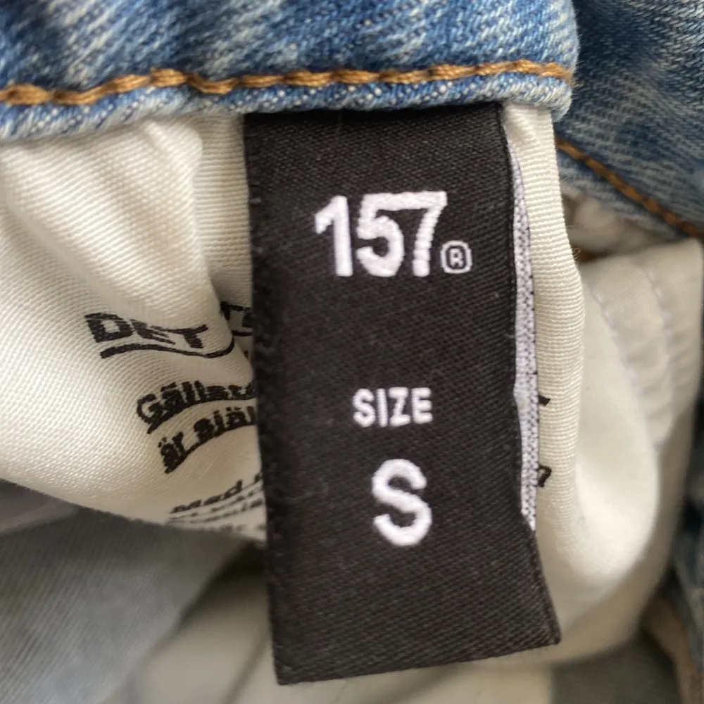 Säljer mina jeans från lager 157 storlek S. Kontakta mig vid köp av flera grejer . Jeans & Byxor.