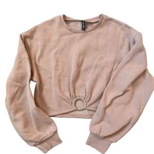 Rosa tröja med ring Använd: 2-3gånger Ord:199kr