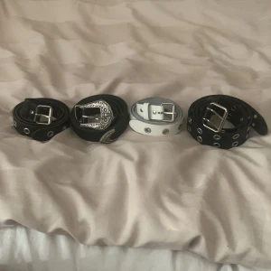 Bälten - Säljer alla dessa 4 bälten i riktigt skinn då de inte kommer till användning och är inte min stil längre! Alla är använda och kan därav vara liiite slitna men alla är annars i fint skick! Köp 1 st för 50kr och köp alla 4 för 175kr! Priset går att diskuter