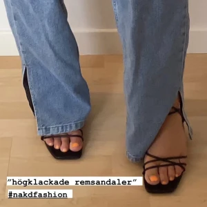 Svarta sandaler  - Klackar, aldrig använda, finns skokartong. Från nakd storlek 39