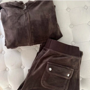 Juicy couture sett  - Perfekt skick men det är dock inte min stil längre så väljer att sälja de billigt ❤️