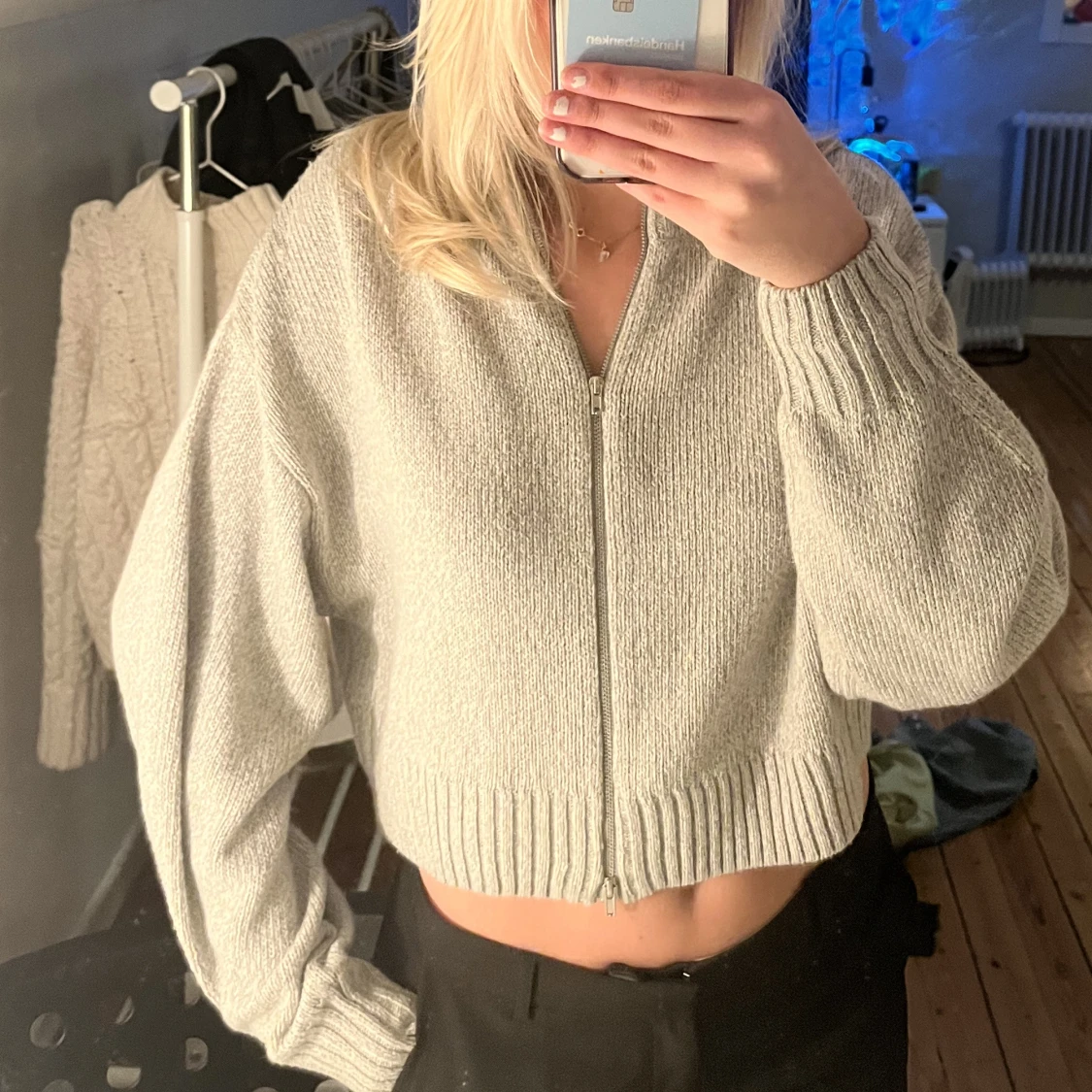 Grå kofta/tröja