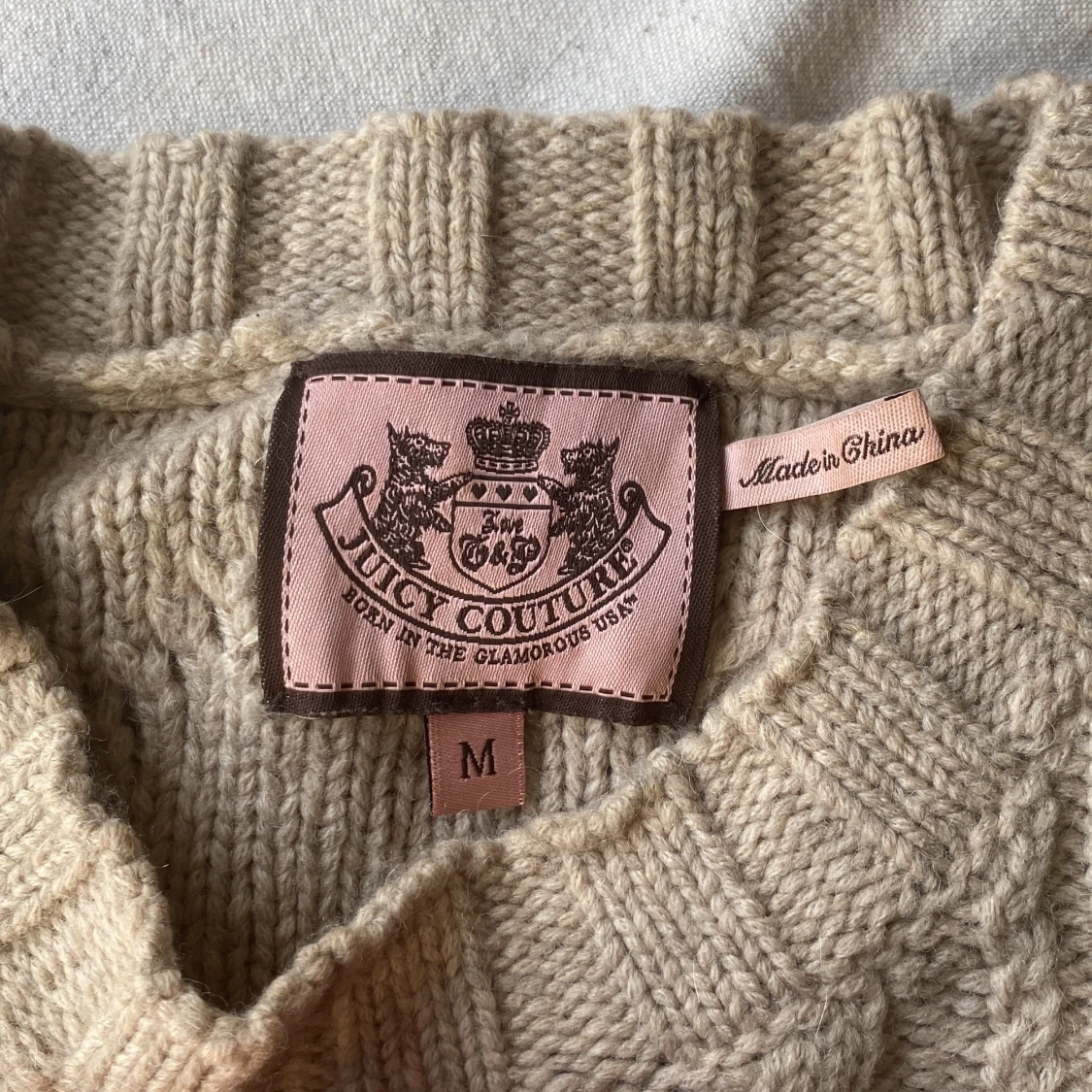 Stickad tröja ifrån juicy couture - 90