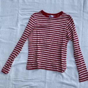 Randig tröja  - Randig tröja från hm i mycket bra skick!