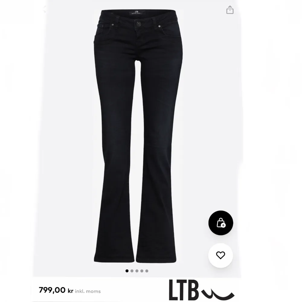 säljer mina helsvarta lågmidjade bootcut ltb jeans i modellen valarie, då dem kommer till  användning längre. I bra skick med inga slitningar. Använd en del i våras. (Dem har gråa sömmar) Köp direkt för 500 . Jeans & Byxor.