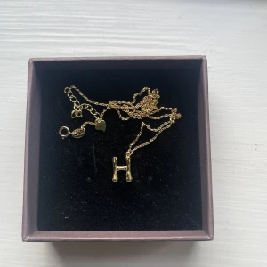 Halsband - Nickel fritt och rostfritt marianilsdotter liknande halsband i guld💘💘Oöppnad förpackning