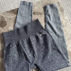Ombre seamless leggings i färger grey marl från AYBL🩶 i nyskick inga defekter