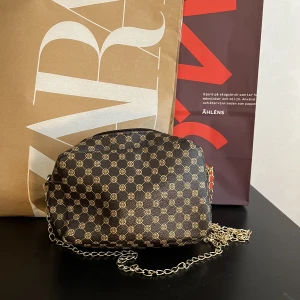 Väska - Väska från shein Har aldrig använt 