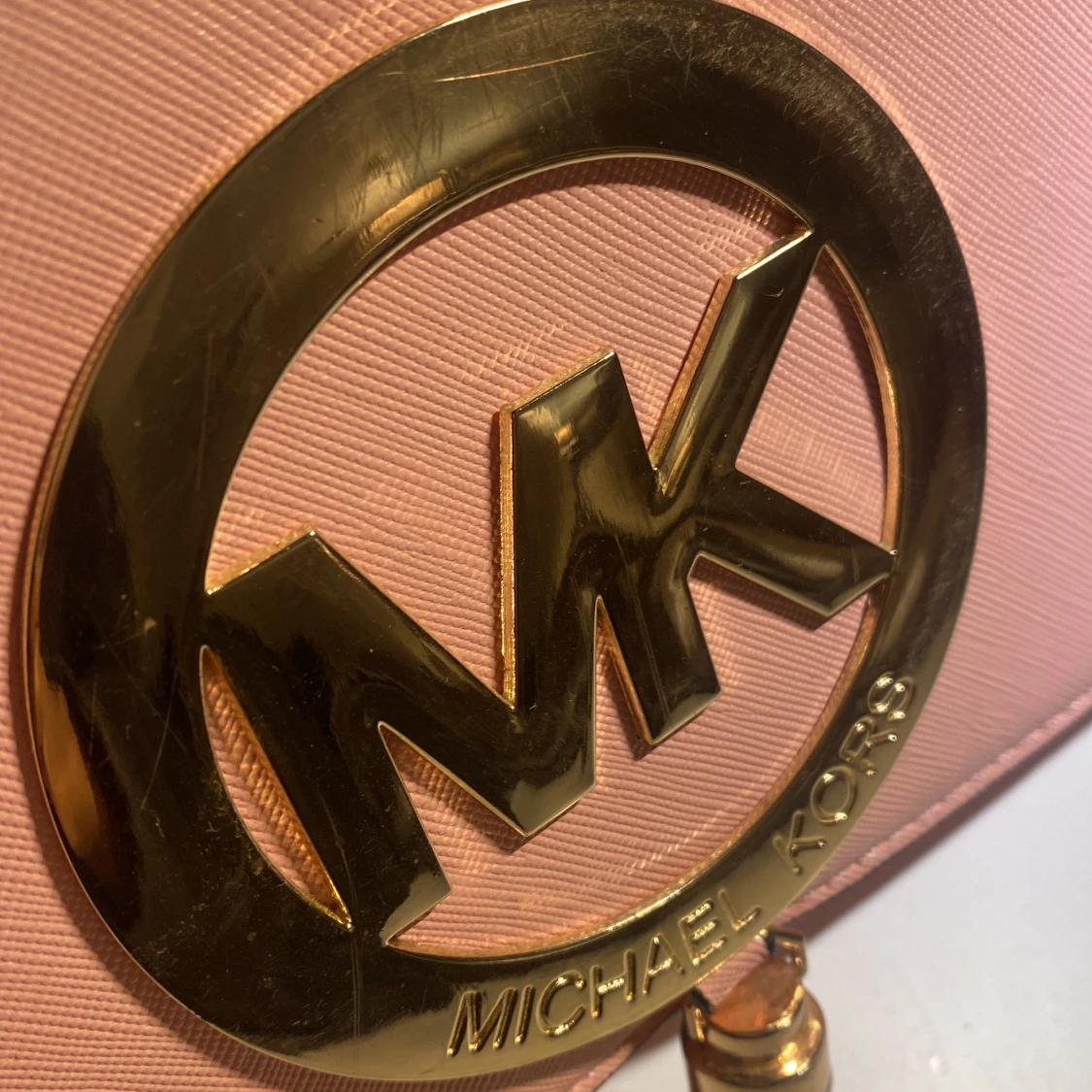 rosa michael kors väska🩷 - 91