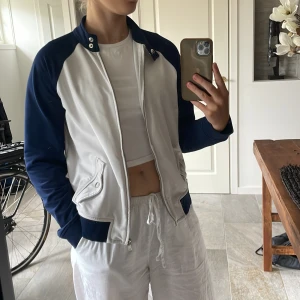 Ralph lauren tröja med dragkedja - I nyskick, köpt i Miami, USA från Ralph lauren butiken, har inga fel, men bytte stil och rensade i garderoben