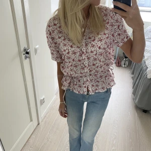 Topp - Gulligaste toppen någonsin med knytning i sidorna❤️